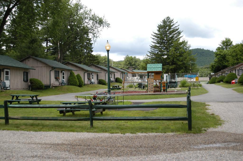 Lincoln Log Colony Hotel Lake George Exterior foto