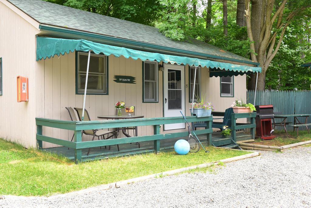 Lincoln Log Colony Hotel Lake George Exterior foto